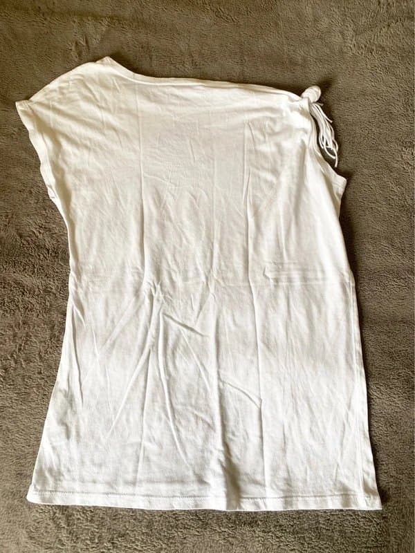 Bershka Bershka Asymmetric Parrot T Shirt Size M