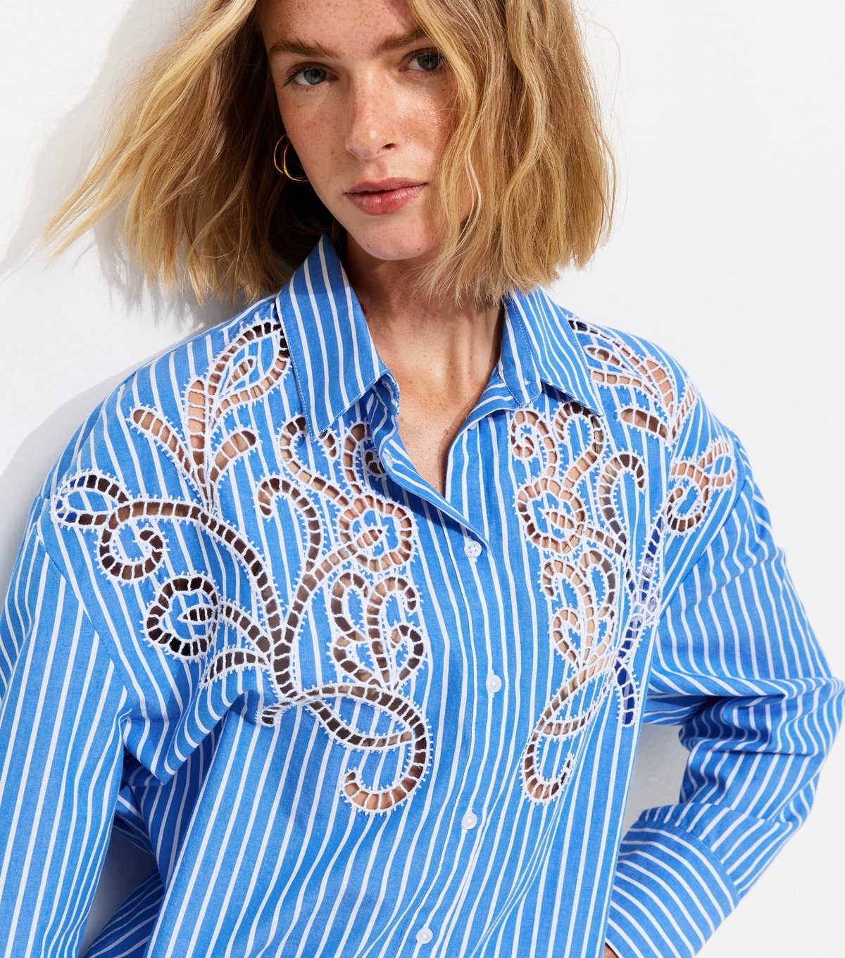 New Look Women's Blue Lace Cutout Pinstripe Shirt New Look - 2