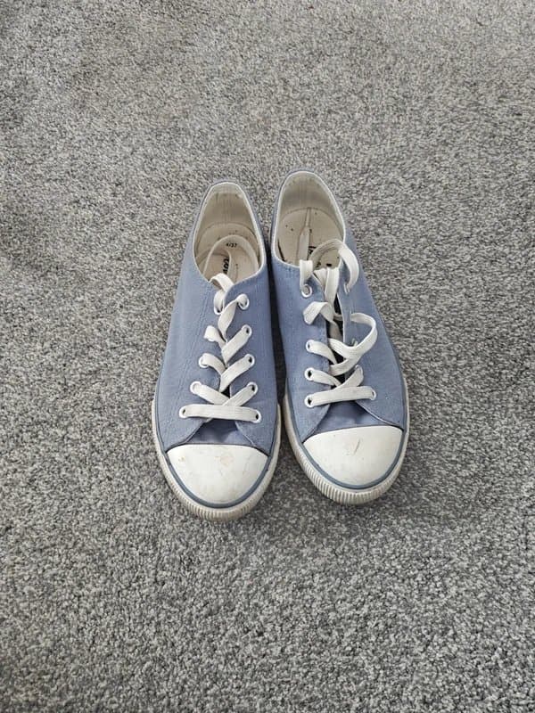 New Look Flat canvas shoes size 4