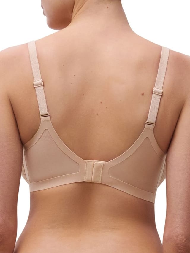 Chantelle Chantelle Women's Pure Lace Covering Moulded Bra in Beige - 2