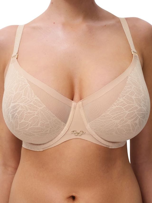 Chantelle Chantelle Women's Pure Lace Covering Moulded Bra in Beige - 3