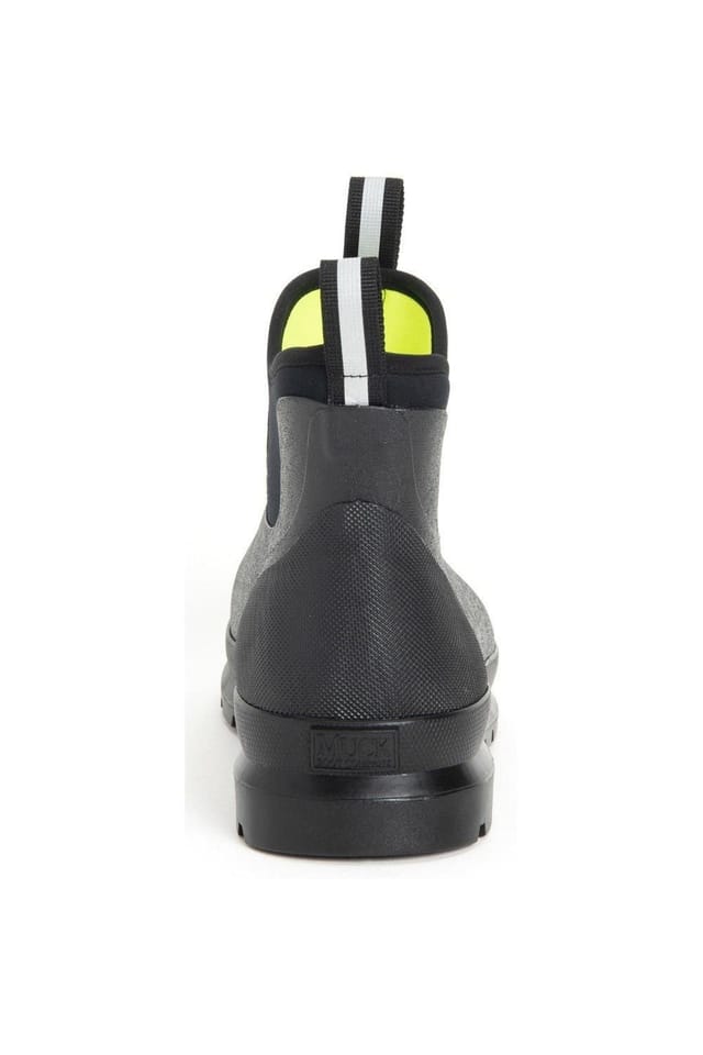 Muck Boots Muck Boots Men's 'Chore Classic Chelsea' Wellingtons in Black - 2