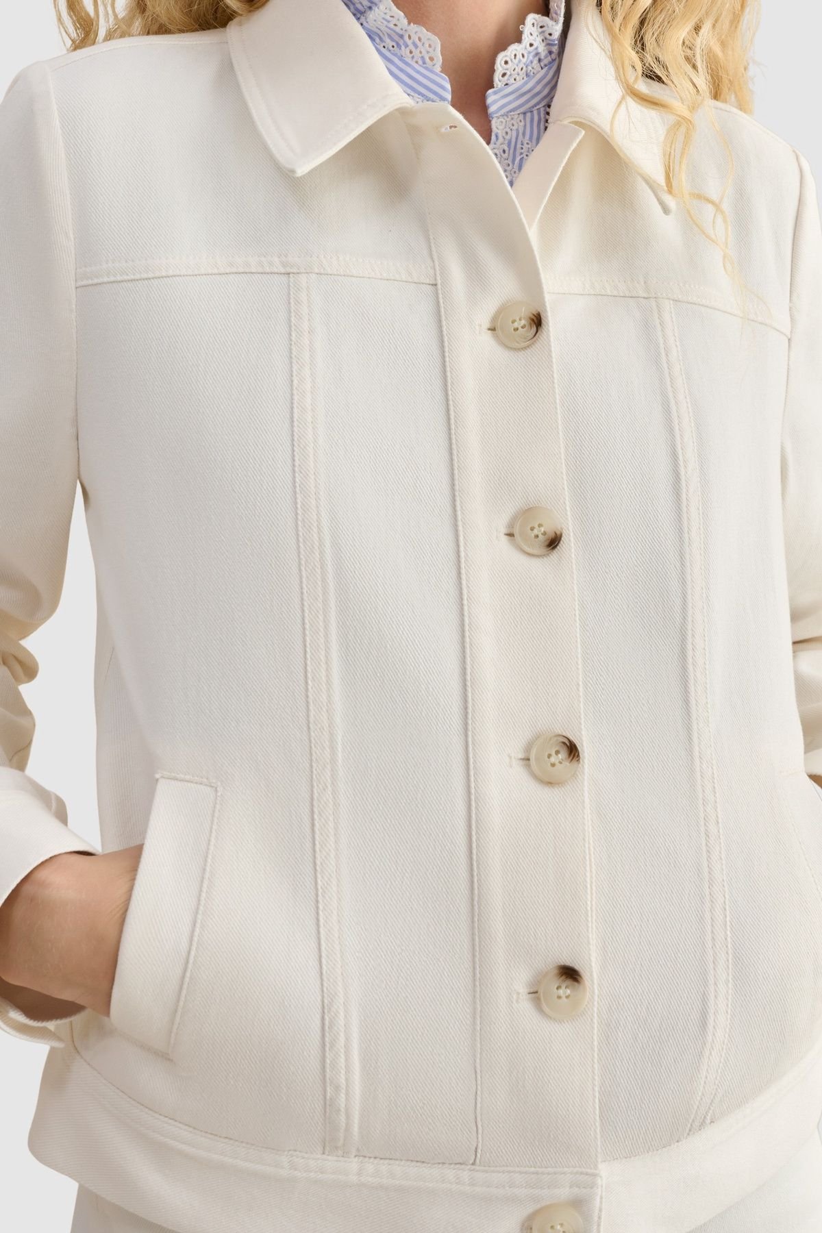 Hobbs London Hobbs London Women's Selborne Boxy Cropped Denim Jacket in Warm White - 3