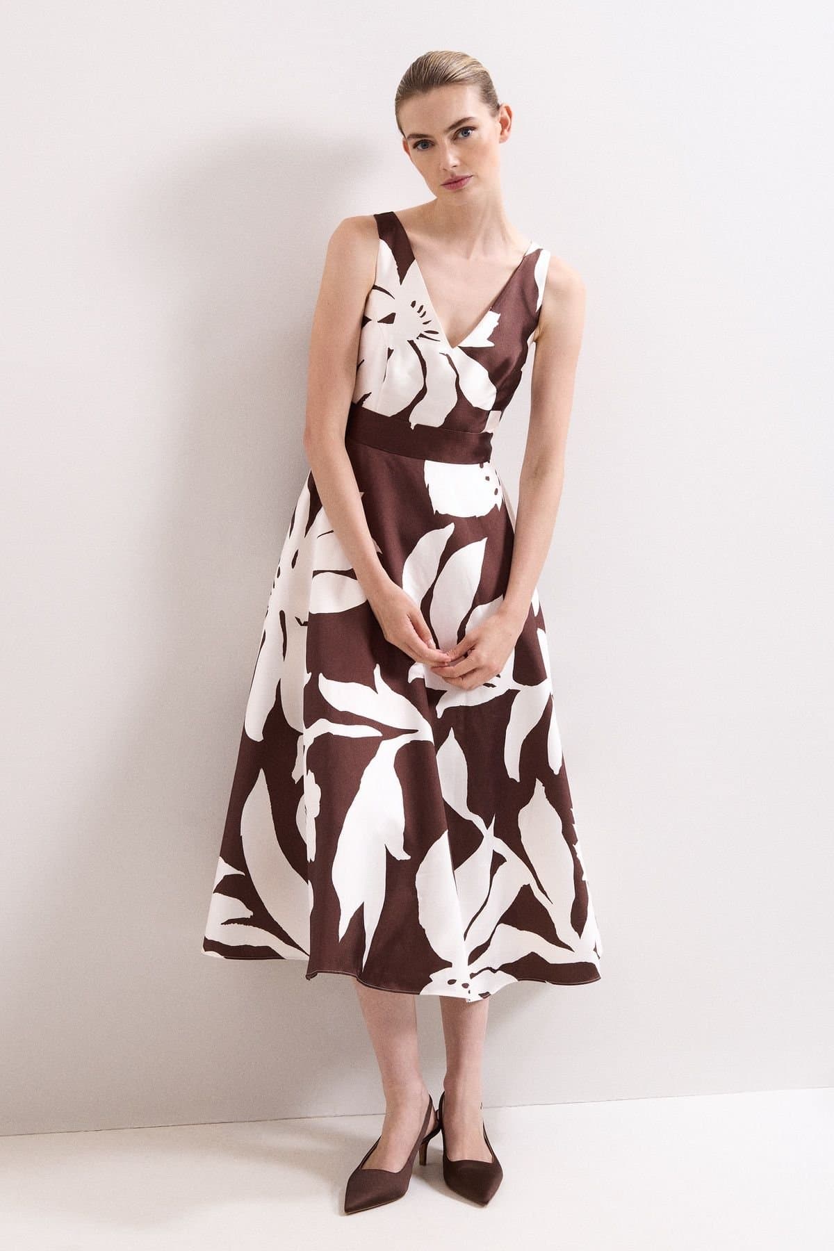 Phase Eight Phase Eight Women's Delicia V-Neck Print Dress in Chocolate