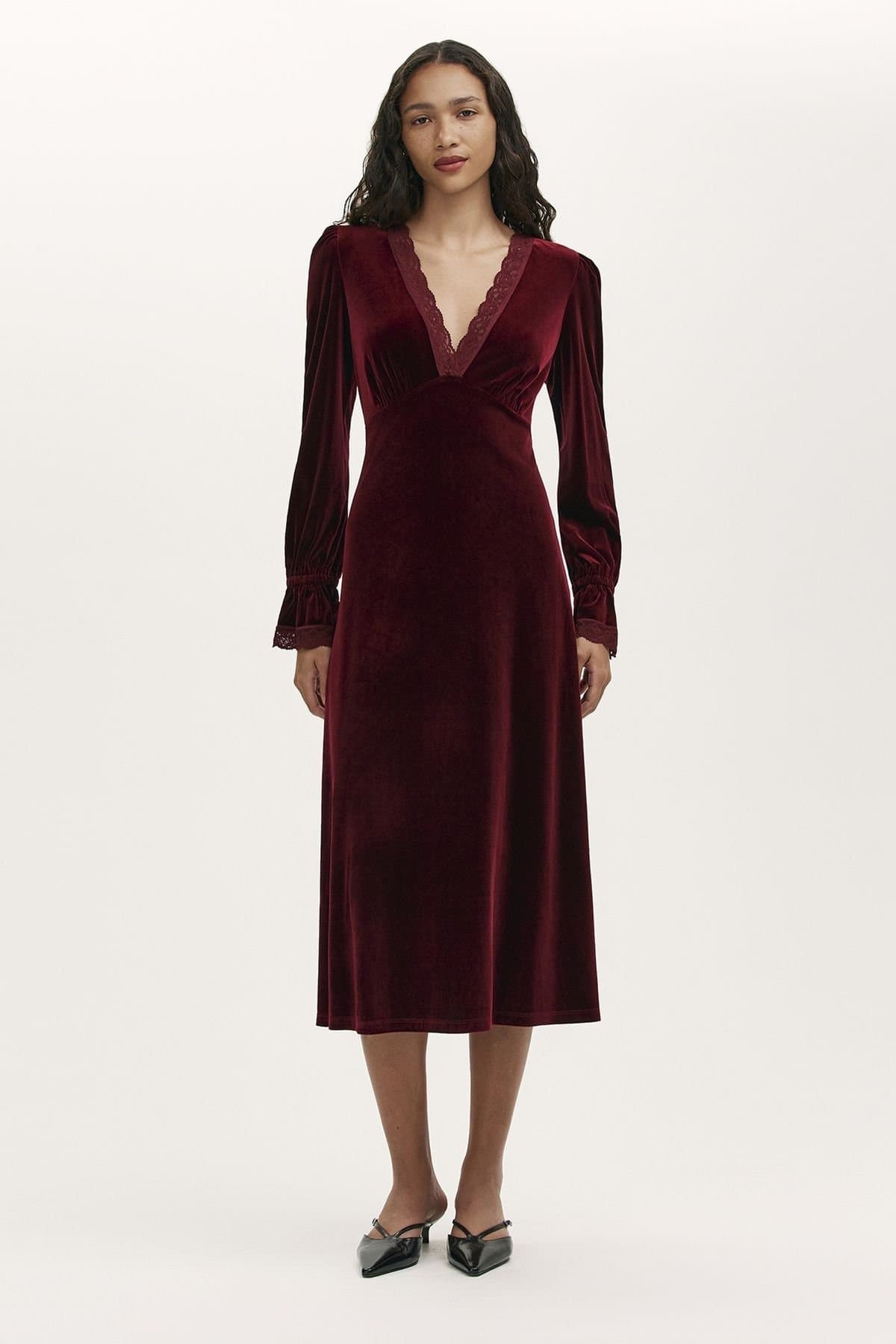 Finery London Finery London Women's Louise Velvet V Neck Midi Dress in Wine