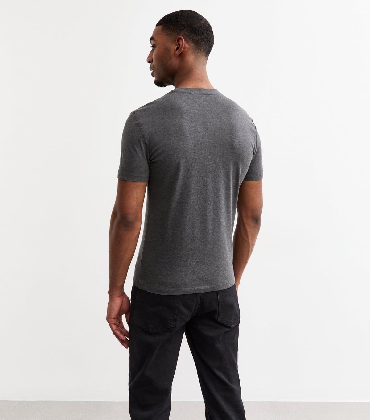 New Look Men's Dark Grey Muscle Fit T-Shirt New Look - 4