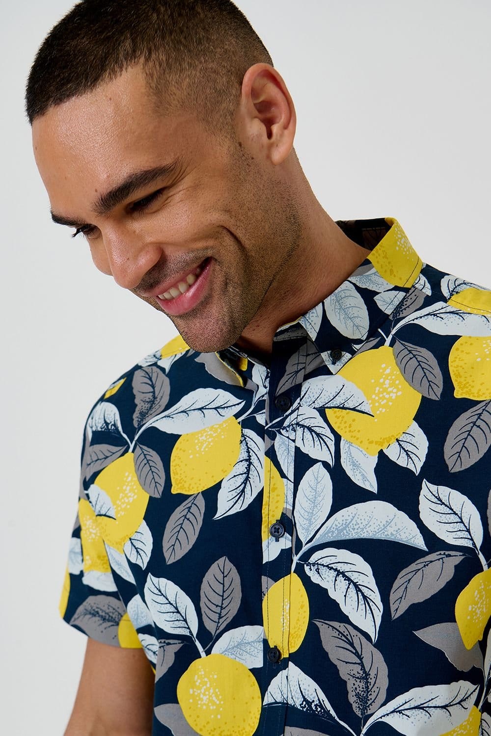 Threadbare Threadbare Men's Lemon Print Cotton Short Sleeve Shirt - 4