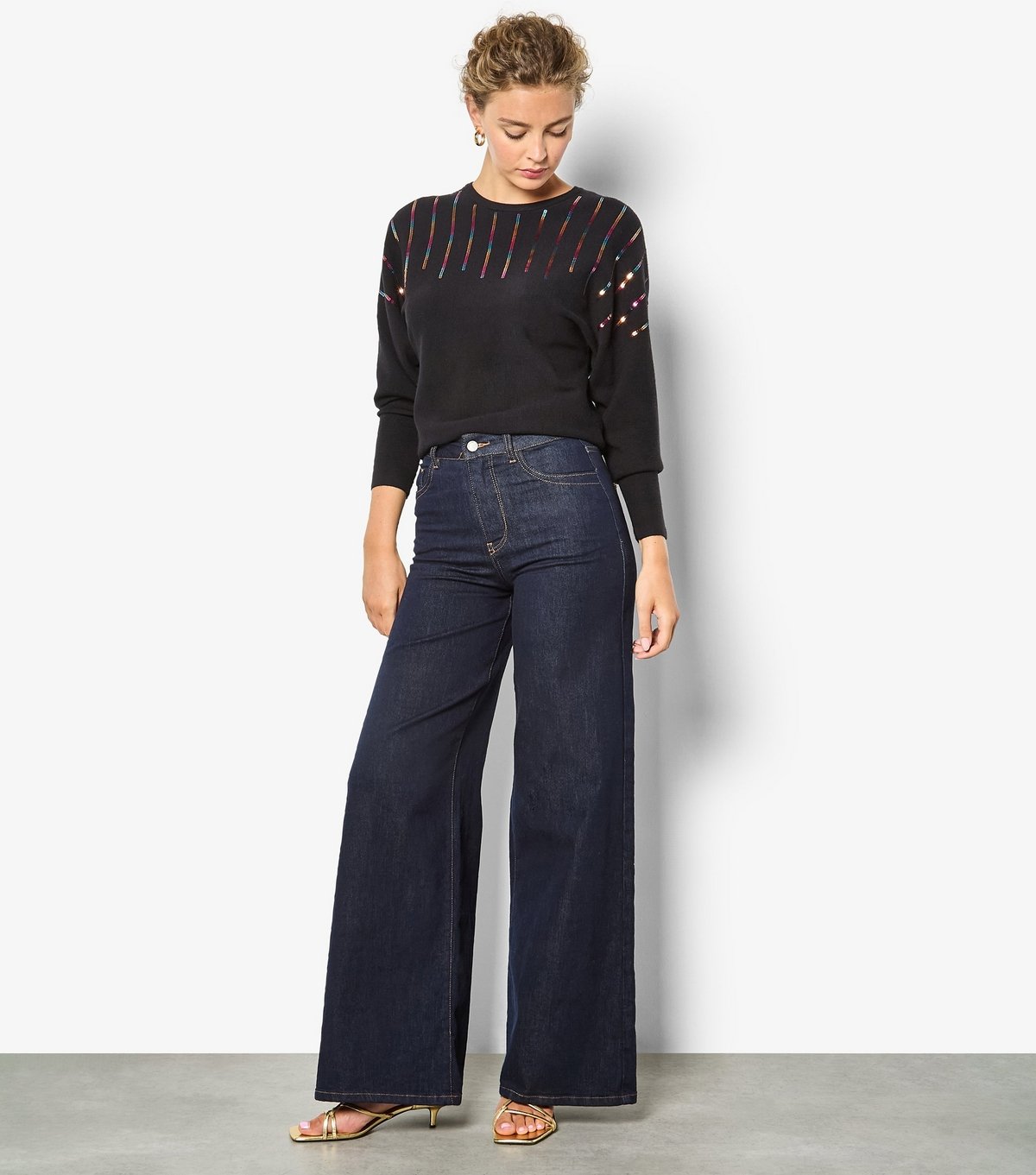 Apricot Women's Black Sequinned Batwing Jumper Apricot New Look - 2