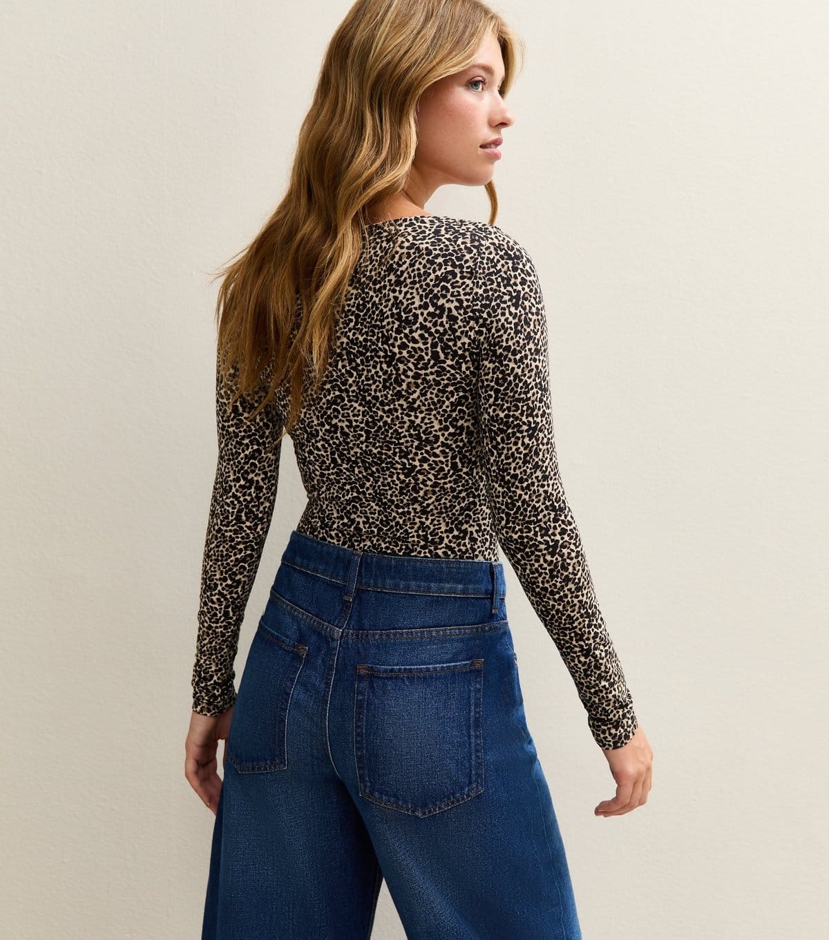 New Look Women's Brown Leopard Print V-Neck Bodysuit New Look - 4