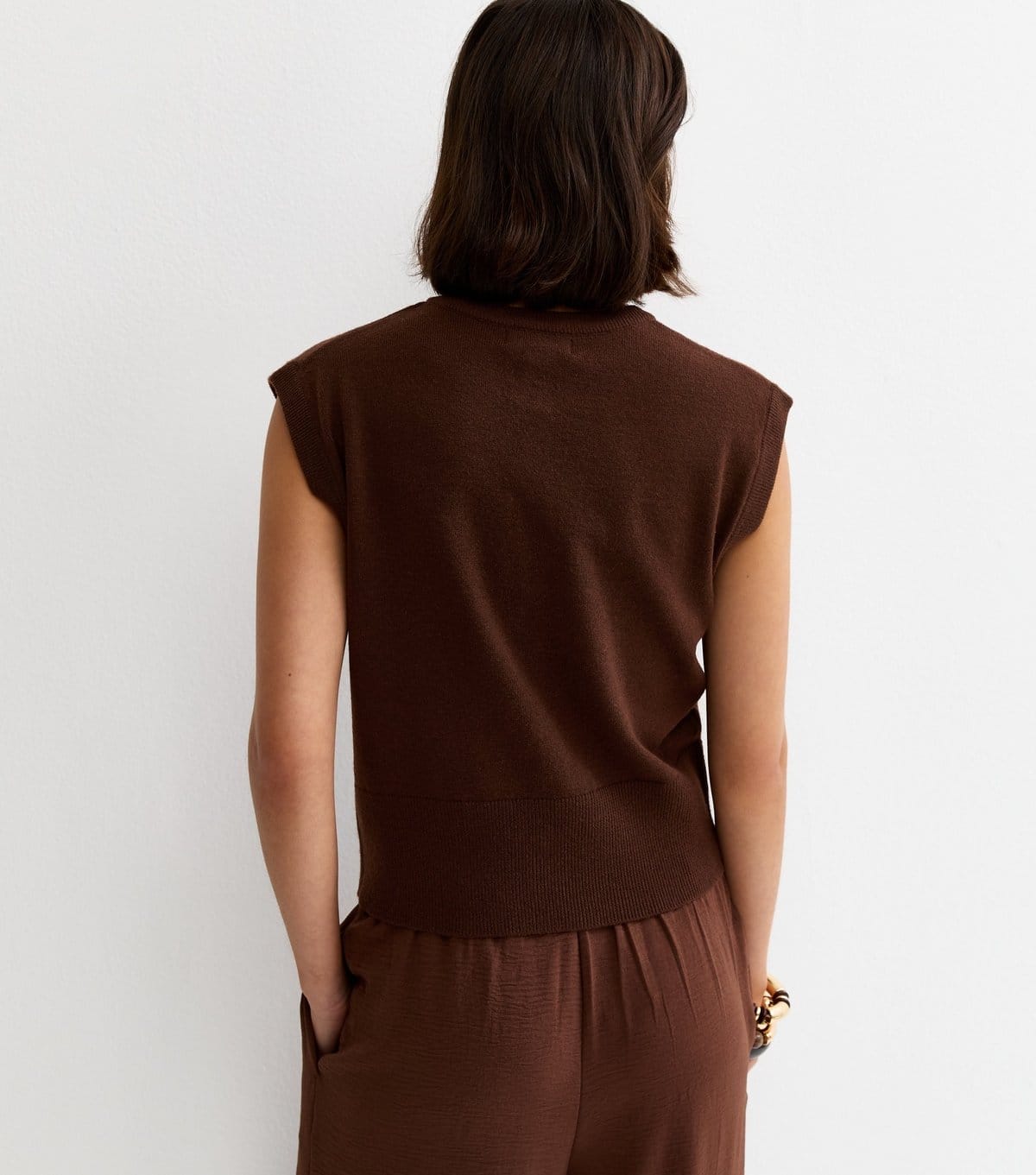 New Look Women's Dark Brown Knit Abstract Button Waistcoat New Look - 4