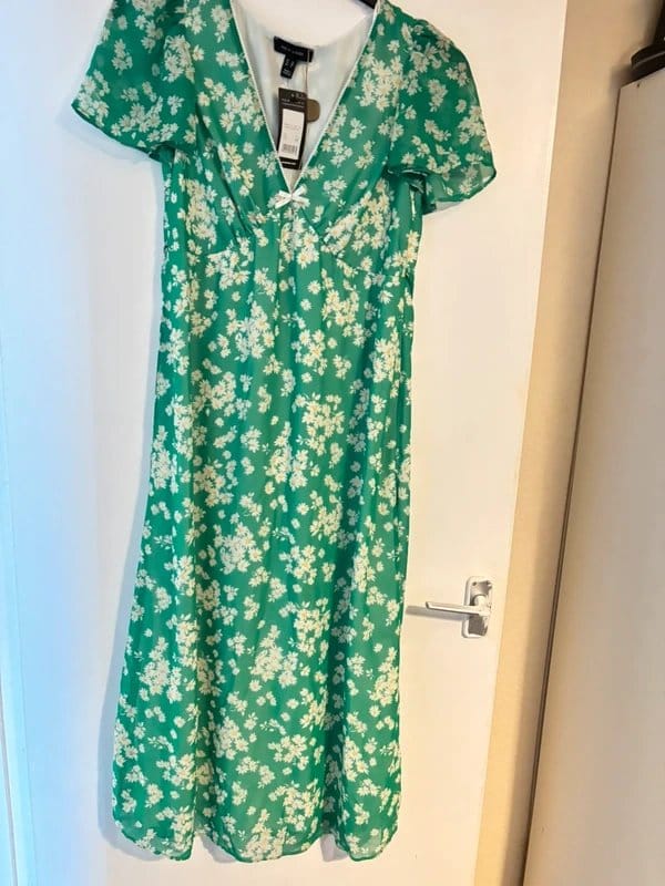 New Look Chiffon green floral print summer dress size 12 - 1