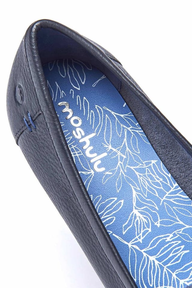 Moshulu Moshulu Women's 'Italian Dressing' Leather Loafers in Indigo - 3