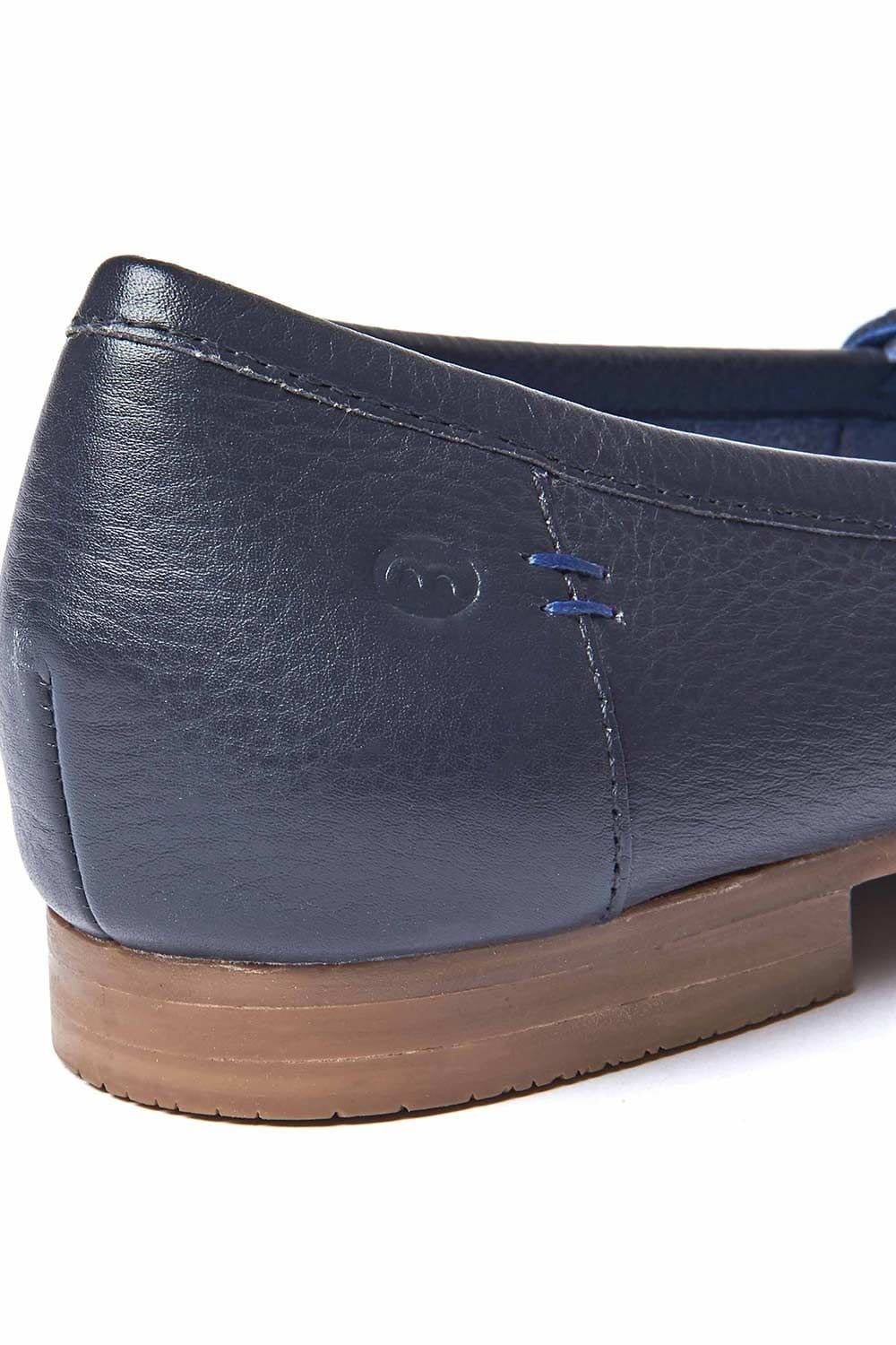 Moshulu Moshulu Women's 'Italian Dressing' Leather Loafers in Indigo - 4