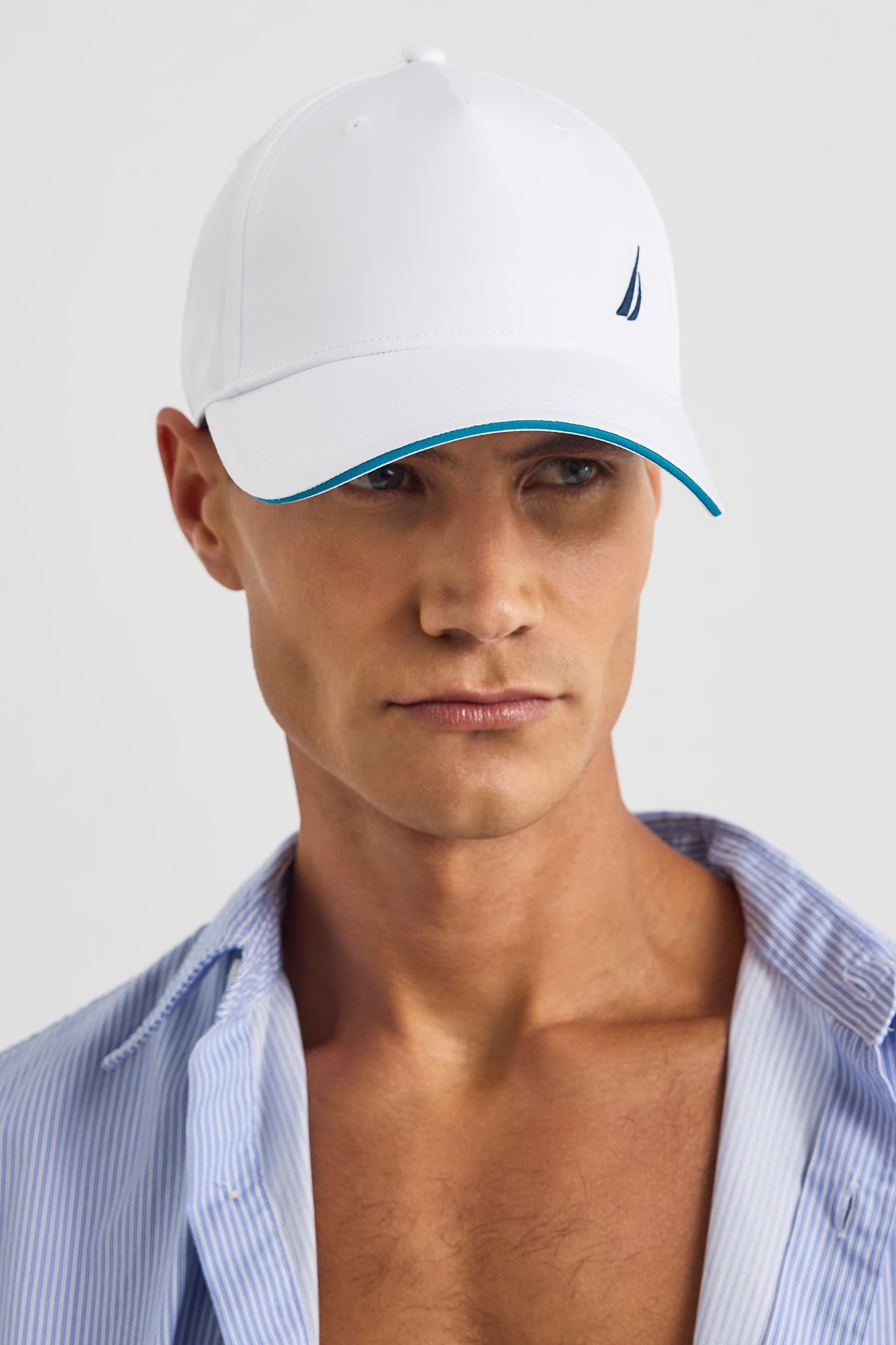 Nautica Nautica Men's Busby Snapback Cap in White