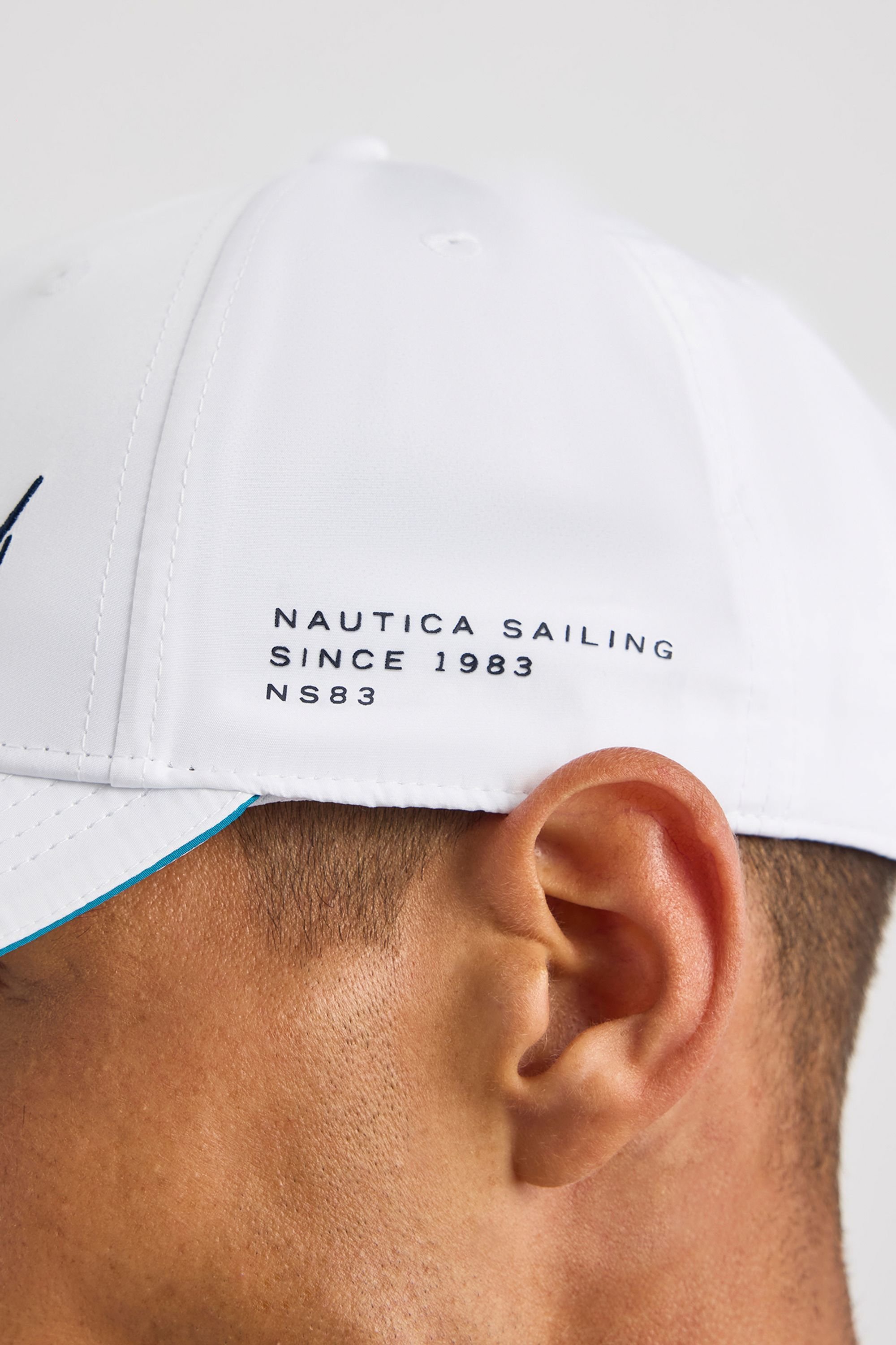 Nautica Nautica Men's Busby Snapback Cap in White - 4