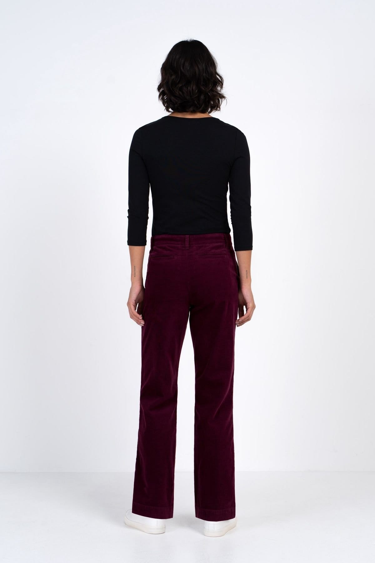 Kettlewell Kettlewell Women's Jamie Cord Straight Pants in Aubergine - 4