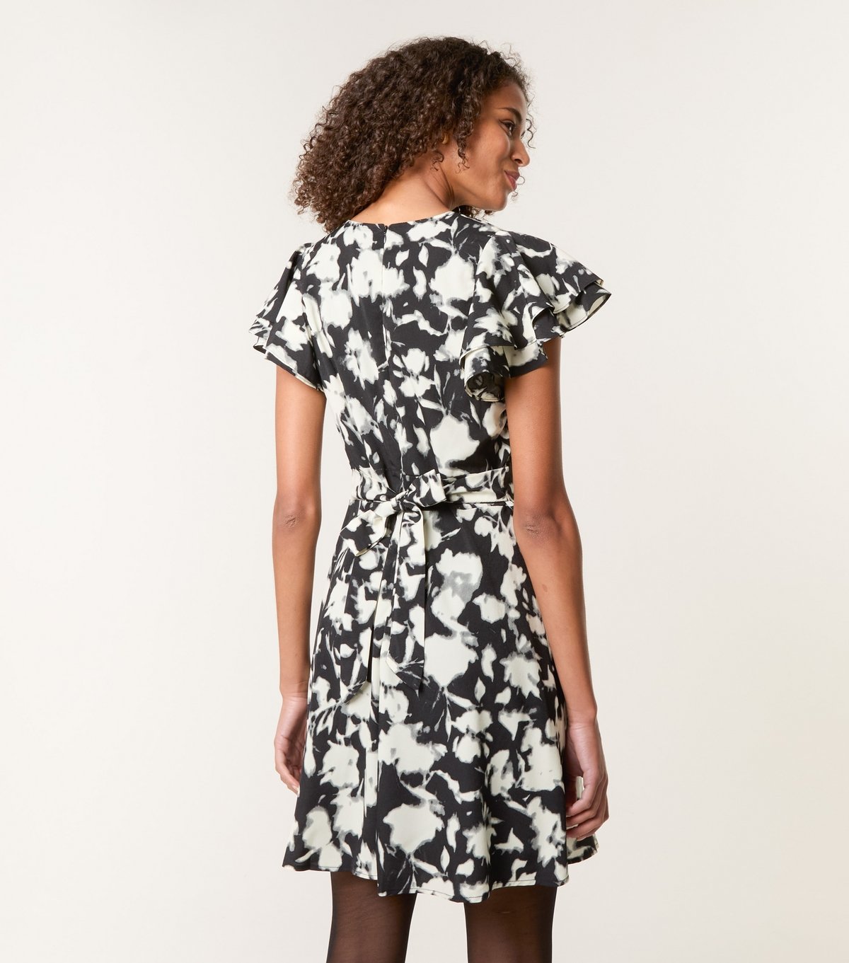 Blue Vanilla Women's Black Abstract Print Frill Sleeve Mini Dress Blue Vanilla New Look - 4