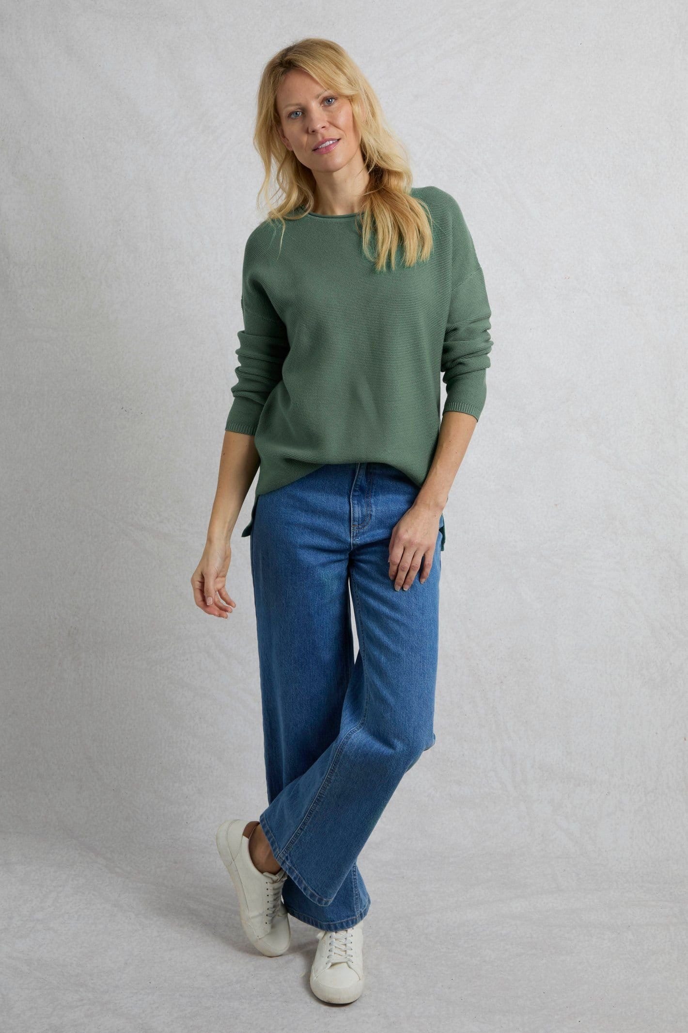 Weird Fish Weird Fish Women's Dalla Knitted Crew Neck Jumper in Bottle Green - 4