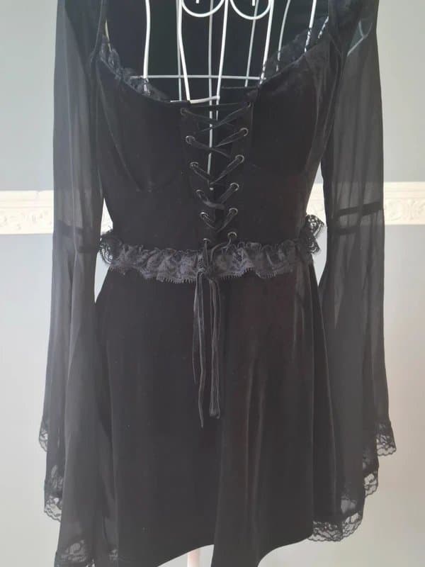 Cider Cider Black velvet corset lace-up dress – lace trim batwing sleeves – size S