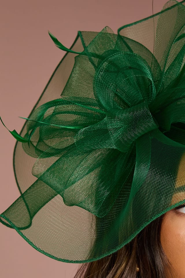 Coast Coast Women's Structured Mesh Bow Flat Fascinator in Emerald - 3