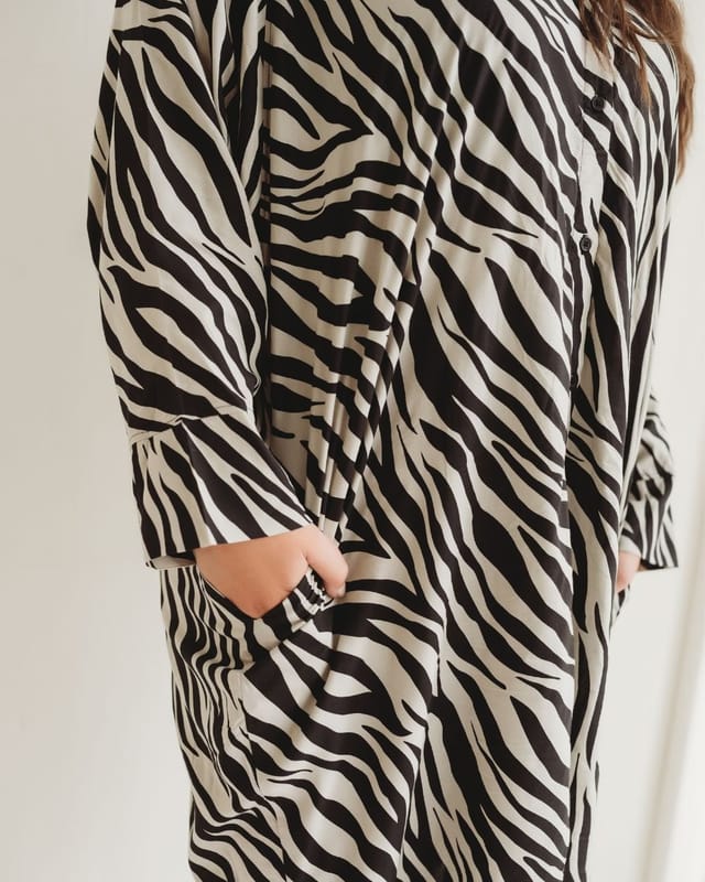 Turtledove London Turtledove London Women's Jess Multicolour Zebra Streak Midi Shirt Dress - 3