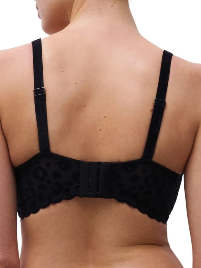 Chantelle Chantelle Women's Girls Plunge T-Shirt Bra in Black - 2