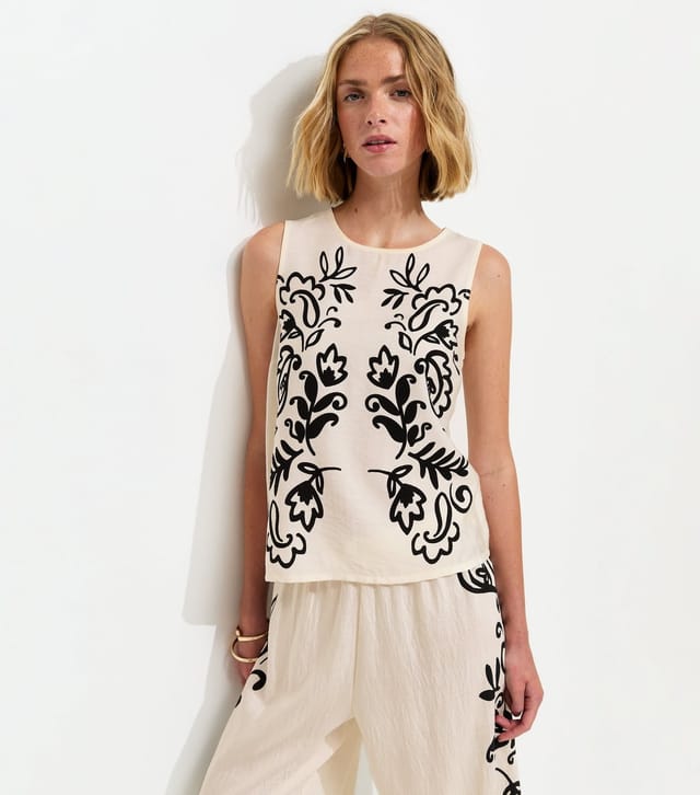 New Look Women's White Paisley Print Tank Top New Look - 2