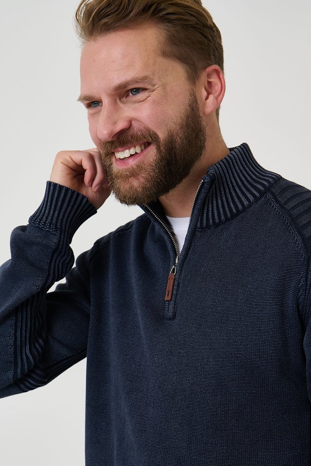 Saltwell Saltwell Men's Acid Wash Rib Quarter Zip Jumper in Navy - 4