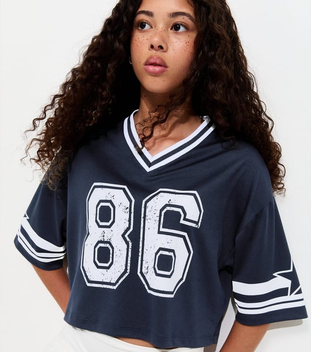New Look Girls' Navy 86 Star Print Cropped Football Top New Look - 2