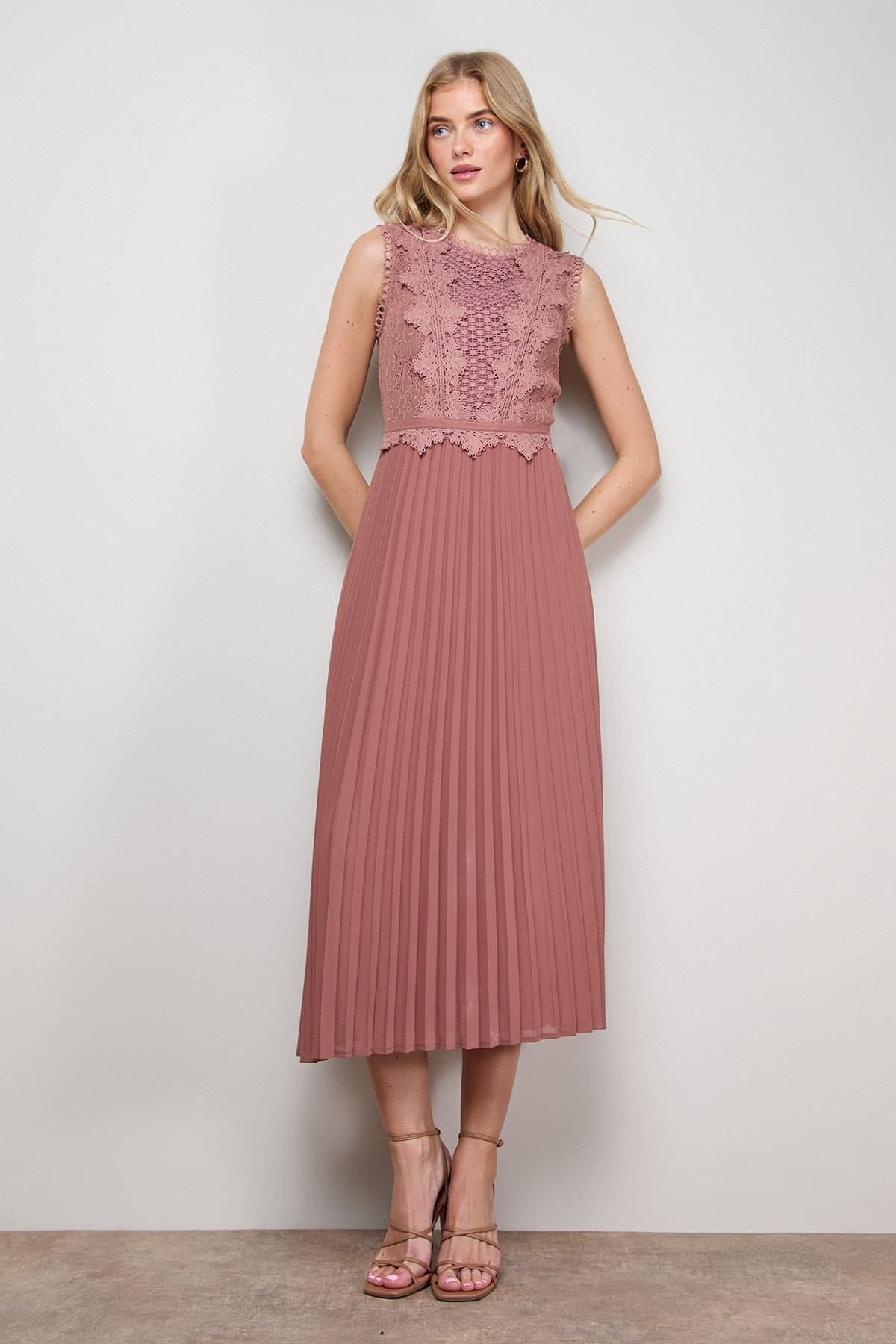 Oasis Oasis Women's Lace Trim Detail Pleated Midi Dress in Champagne