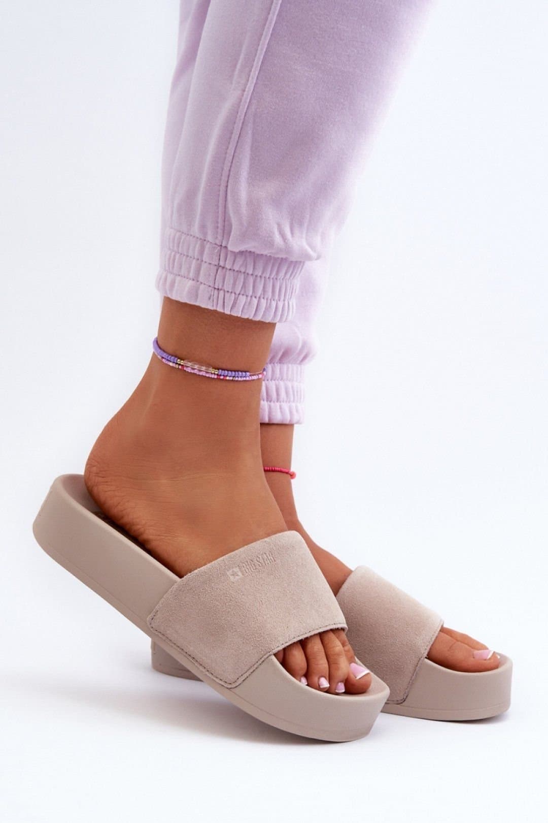 Love Lace Love Lace Women's Big Star Suede Strap Platform Flip Flops for Summer Comfort in Beige