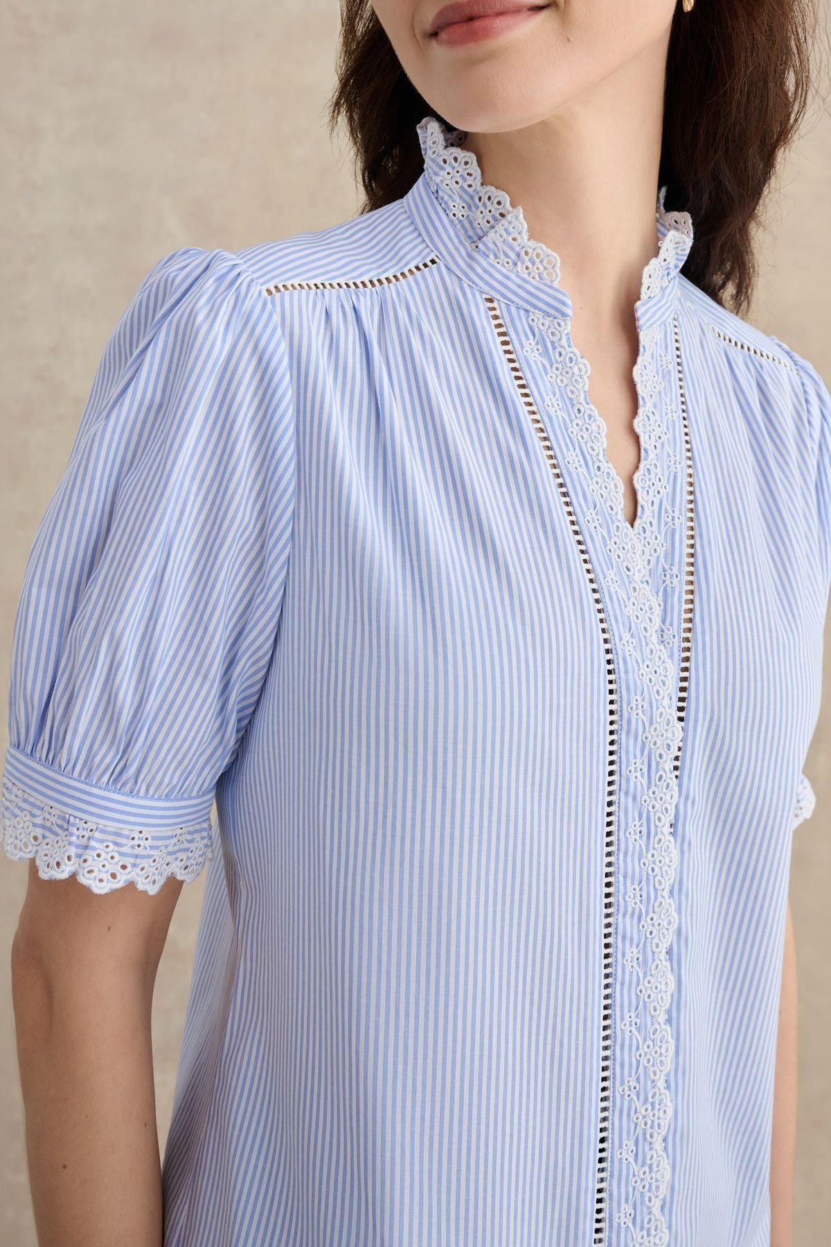 Hobbs London Hobbs London Women's Naima Scalloped Lace Trim Pintuck Blouse in Baby Blue - 3