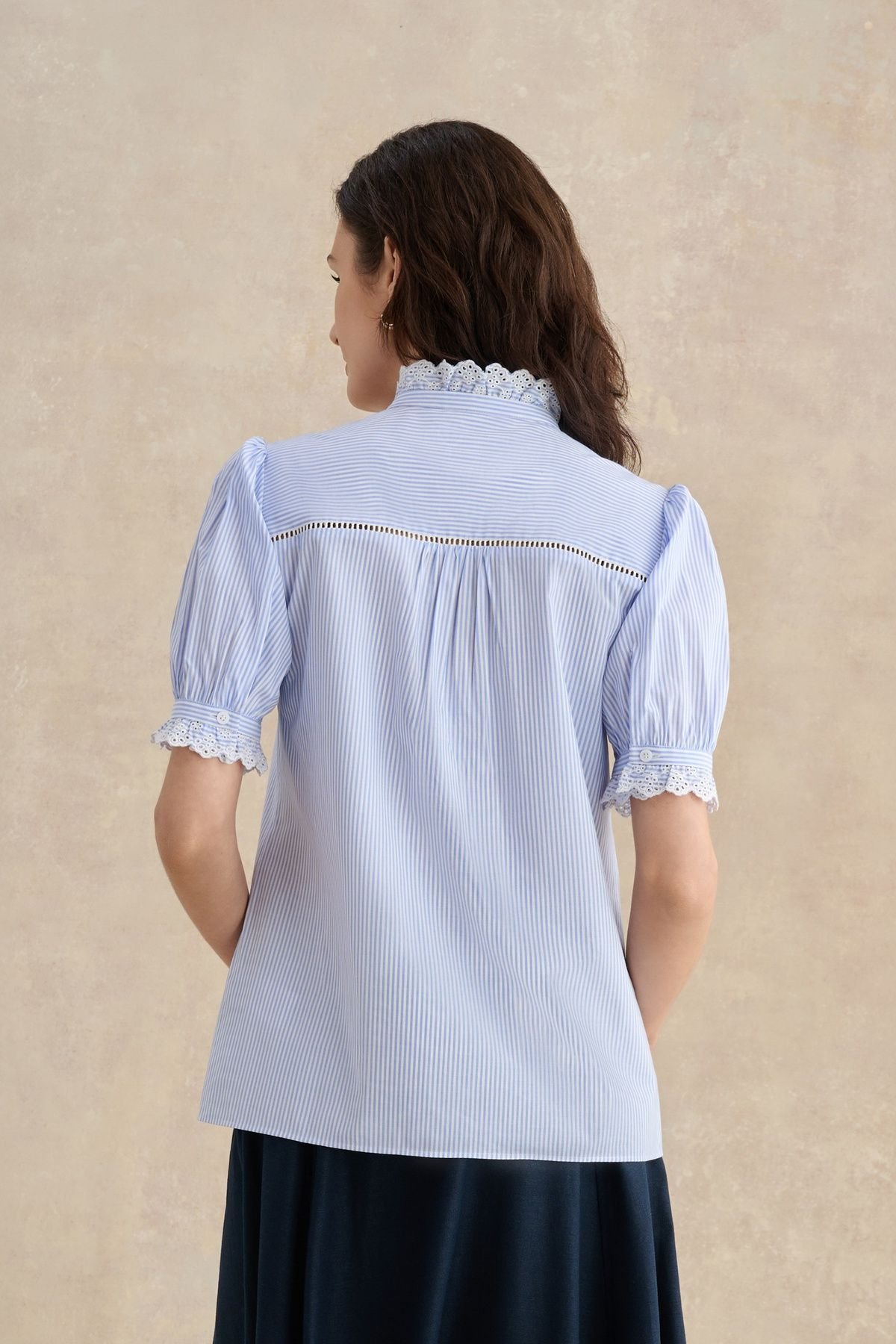 Hobbs London Hobbs London Women's Naima Scalloped Lace Trim Pintuck Blouse in Baby Blue - 4