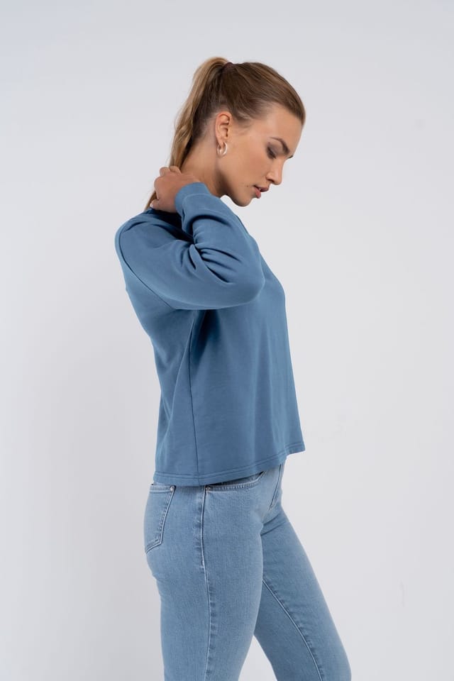 Kettlewell Kettlewell Women's Mollie Sweatshirt in Mid Blue - 2