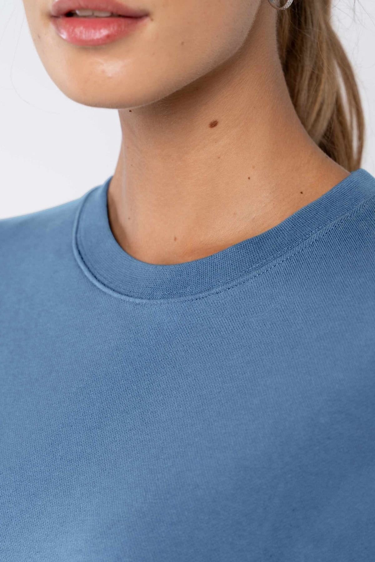 Kettlewell Kettlewell Women's Mollie Sweatshirt in Mid Blue - 4