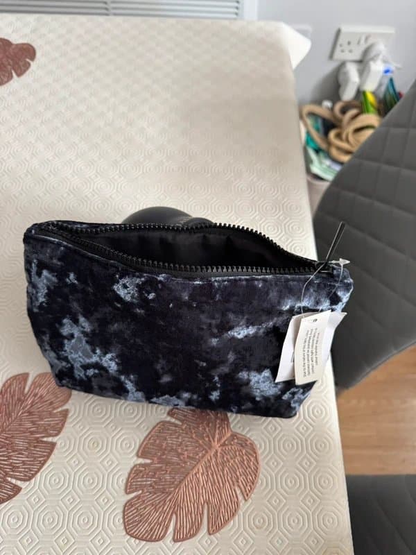 Topshop Topshop velvet soft navy makeup bag
