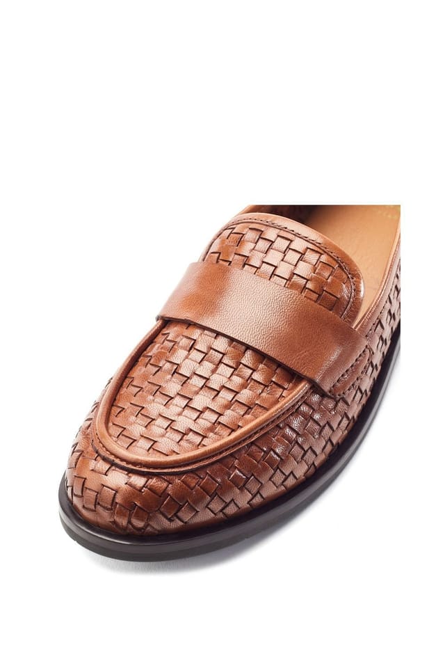 Moda In Pelle Moda In Pelle Women's 'Farenza' Leather Loafers in Tan - 2