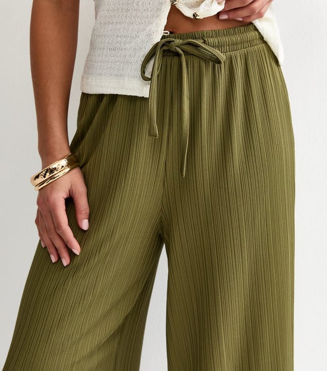 New Look Women's Petite Dark Khaki Crinkled Cropped Wide Leg Trousers New Look - 2