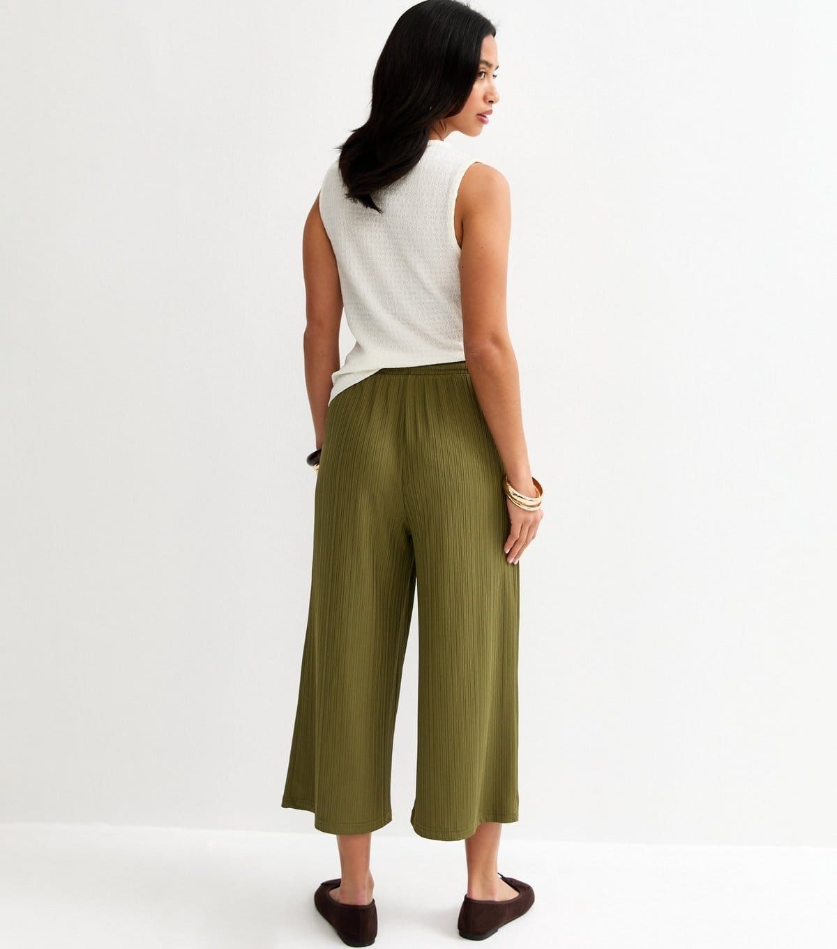 New Look Women's Petite Dark Khaki Crinkled Cropped Wide Leg Trousers New Look - 4