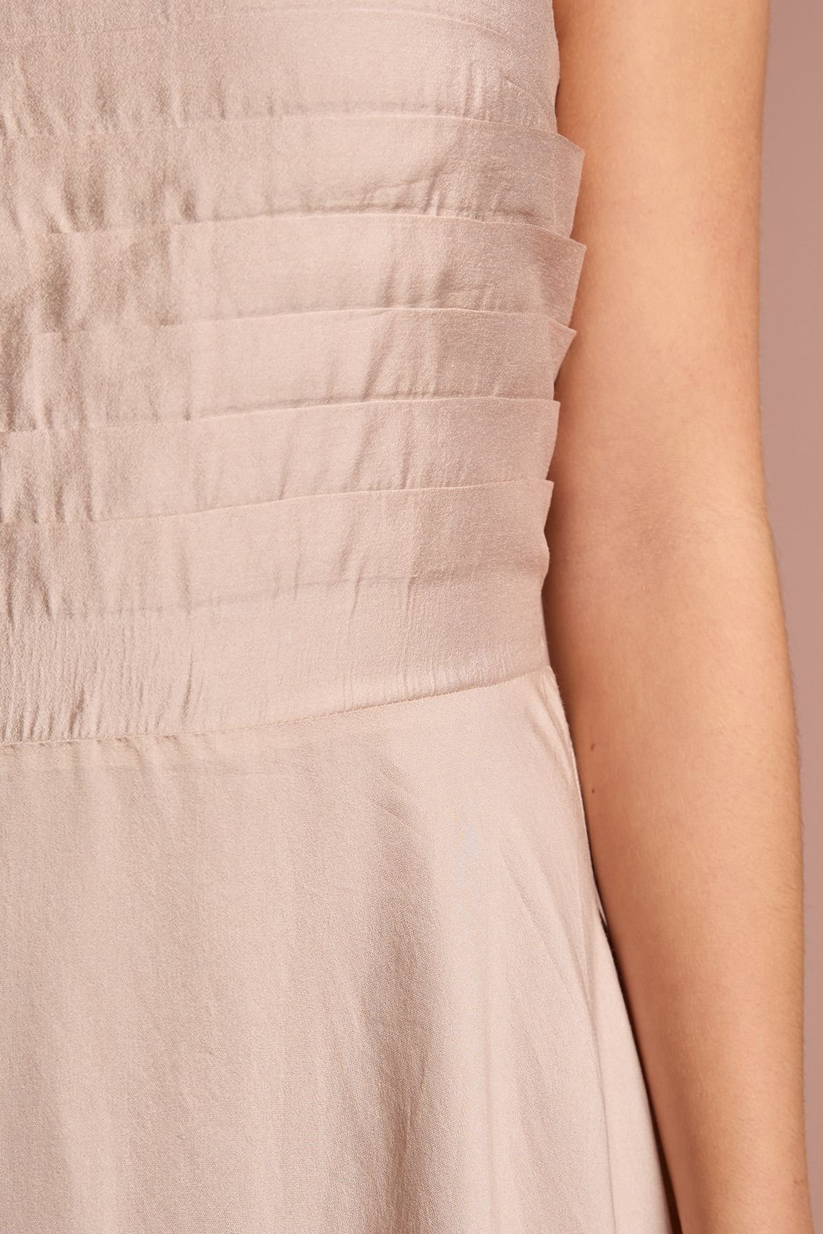 Coast Coast Women's Teen Satin Pleat Detail Bridesmaid Dress in Blush - 4