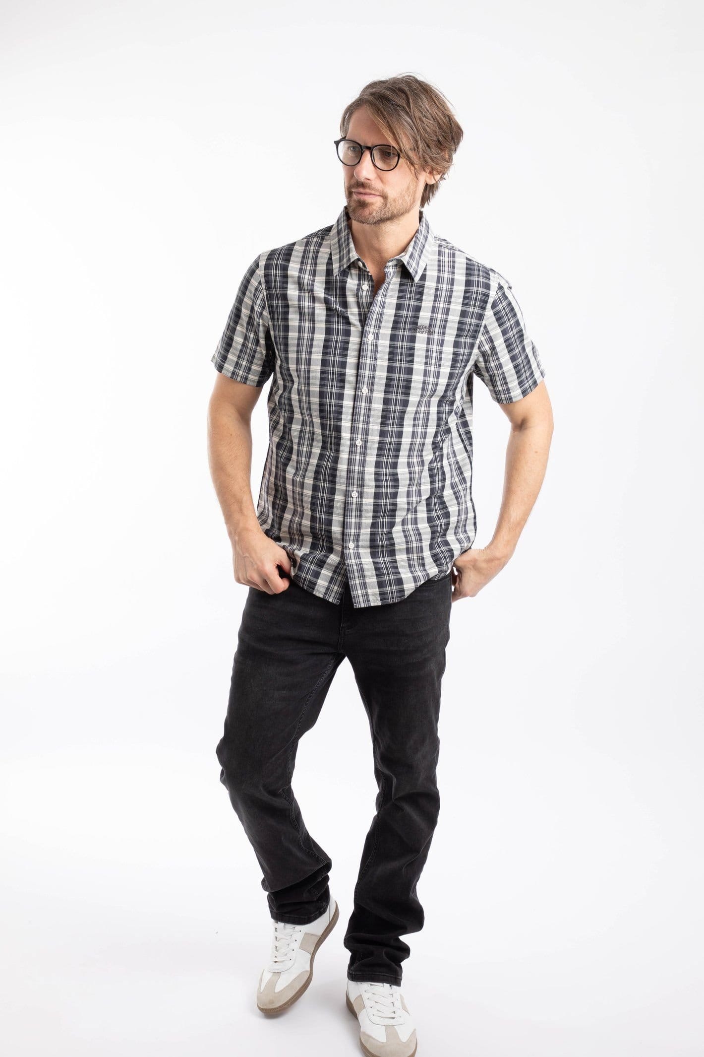 Weird Fish Weird Fish Men's Judd Short Sleeve Check Shirt in Black - 4