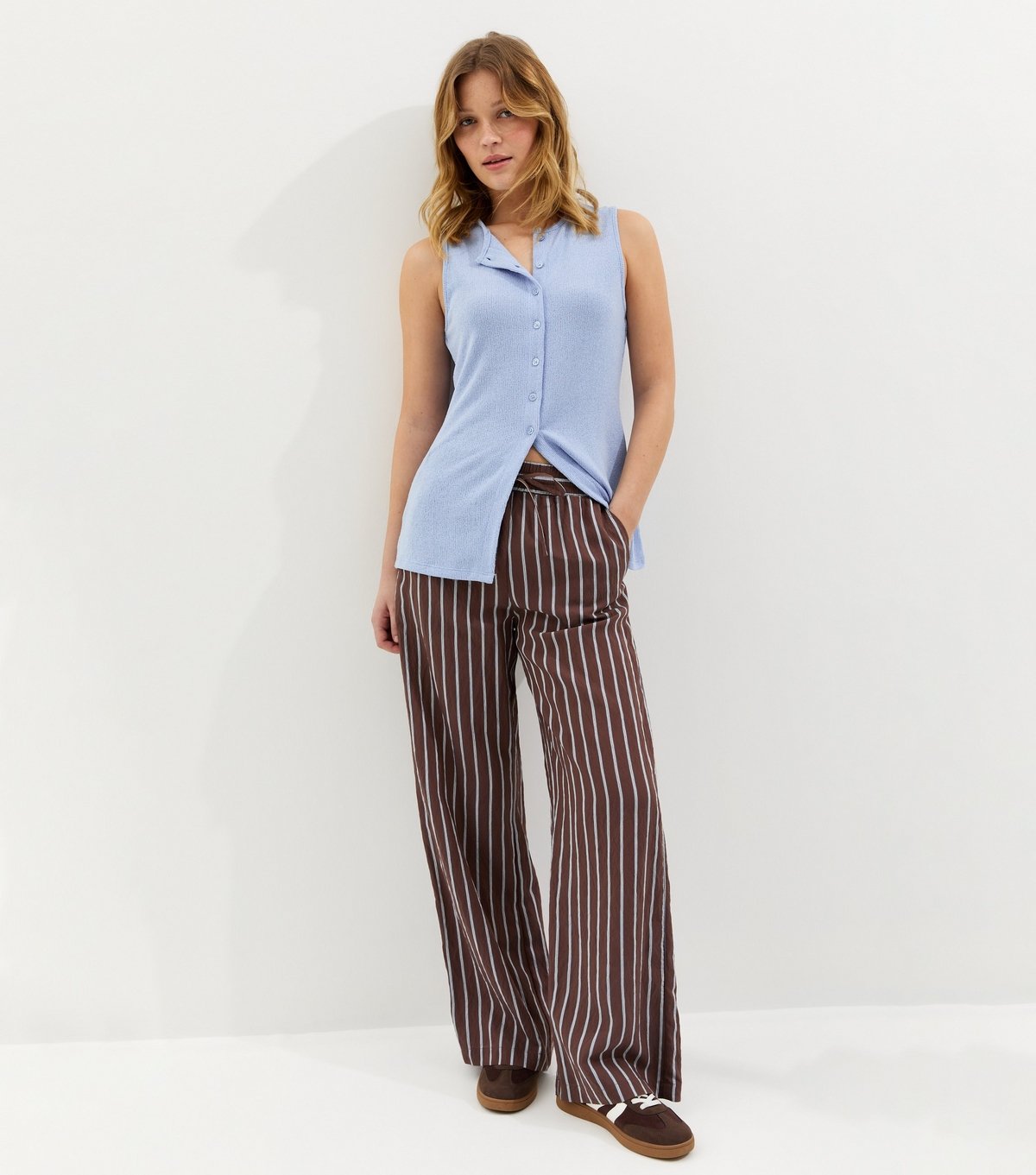 New Look Women's Light Blue Textured Soft Touch Button Front Waistcoat New Look - 3