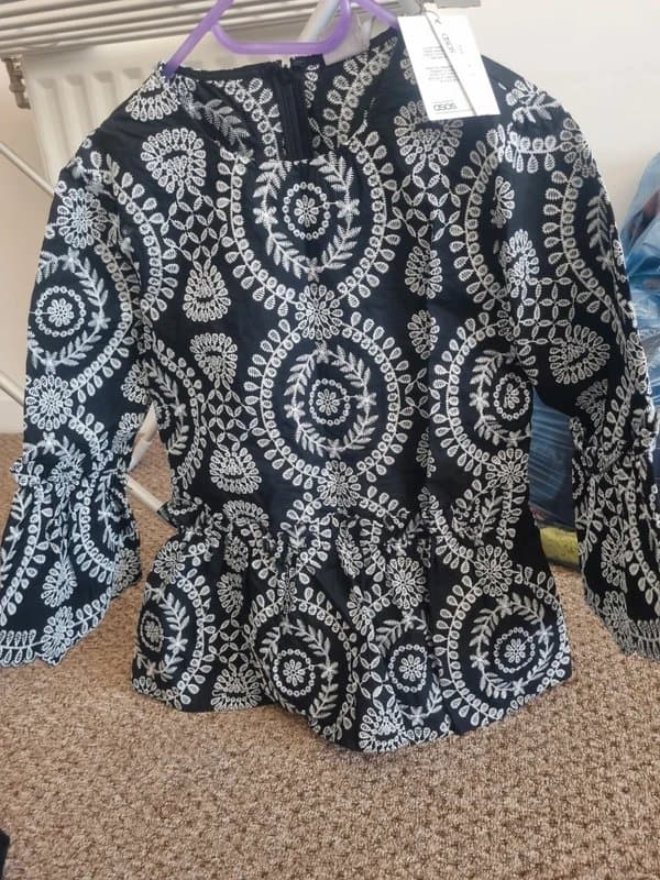 ASOS Stunning asos embroidered top size 8