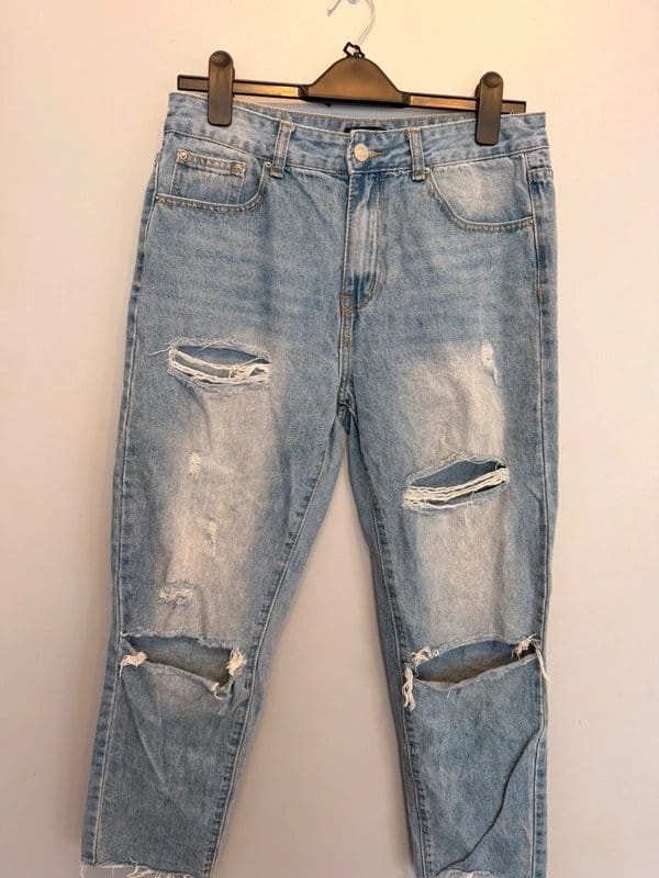 PrettyLittleThing Blue Distressed Mom Jeans