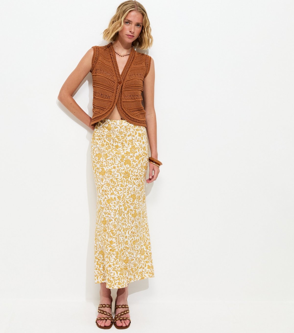 New Look Women's Yellow Linen Blend Floral Bias Cut Midi Skirt New Look - 3