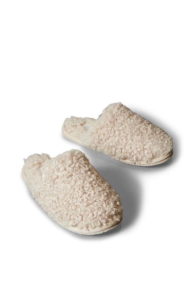 Calvin Klein Calvin Klein Women's Close Slipper Fur Marshmallow in Off-White - 2