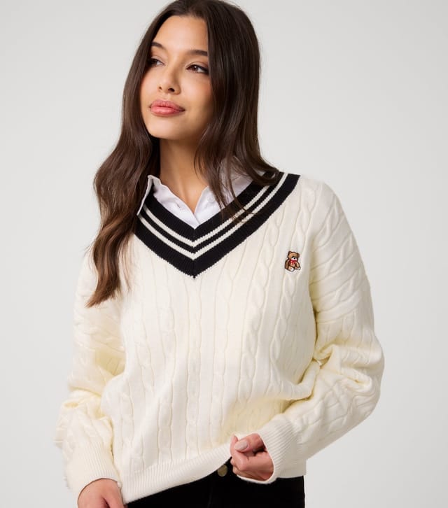 Pink Vanilla Women's White V-Neck Midweight Knit Jumper Pink Vanilla New Look - 3
