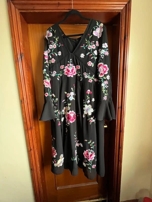 ASOS ASOS size 20 black midimax embroidery dress