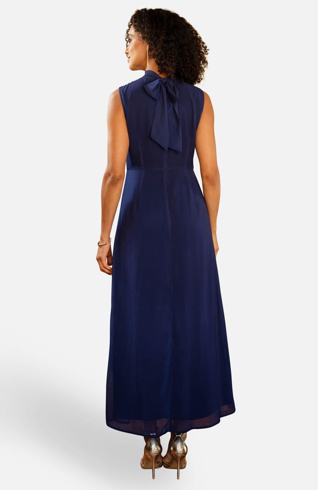 Yumi Yumi Women's Flower Halter Neck Maxi Dress in Mid Navy - 2