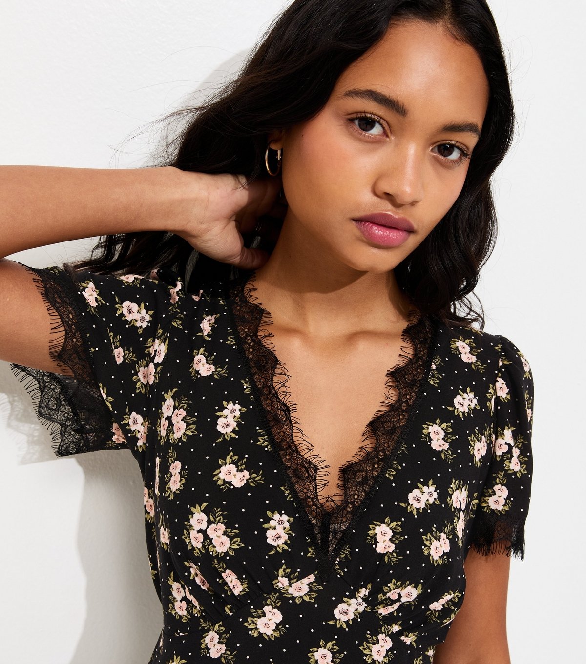 New Look Women's Black Ditsy Floral Lace Trim Midi Tea Dress New Look - 2